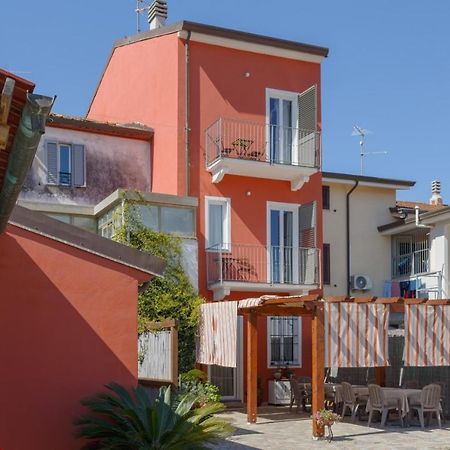 La Corte Dei Tre Torre del Lago Puccini Luaran gambar